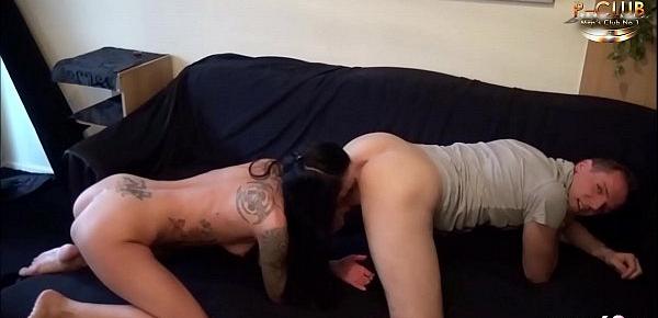 MILF leckt dem Jungspund den Arsch und laesst sich ficken - German Mom